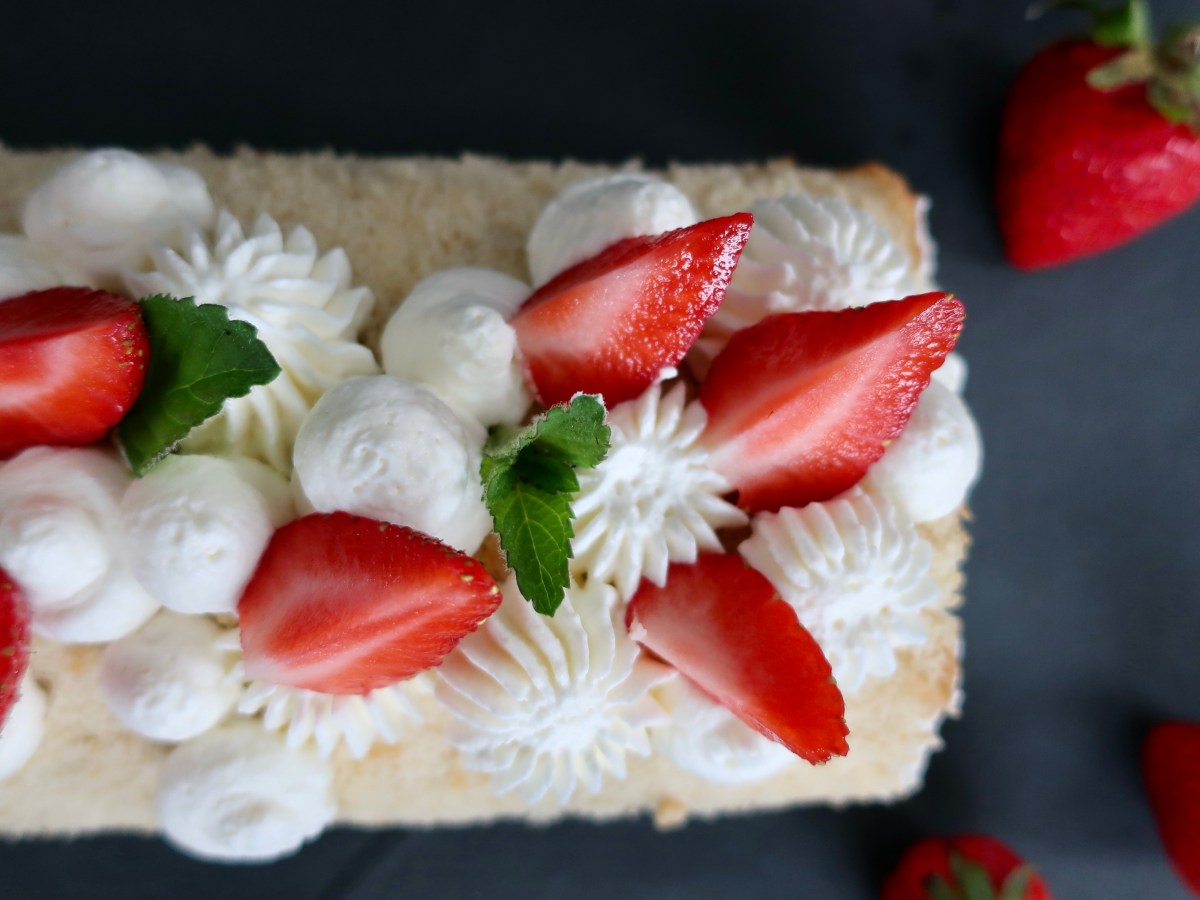 Erdbeeren-Sahne-Rolle