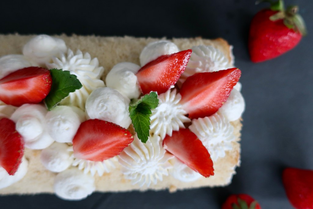 Erdbeeren-Sahne-Rolle